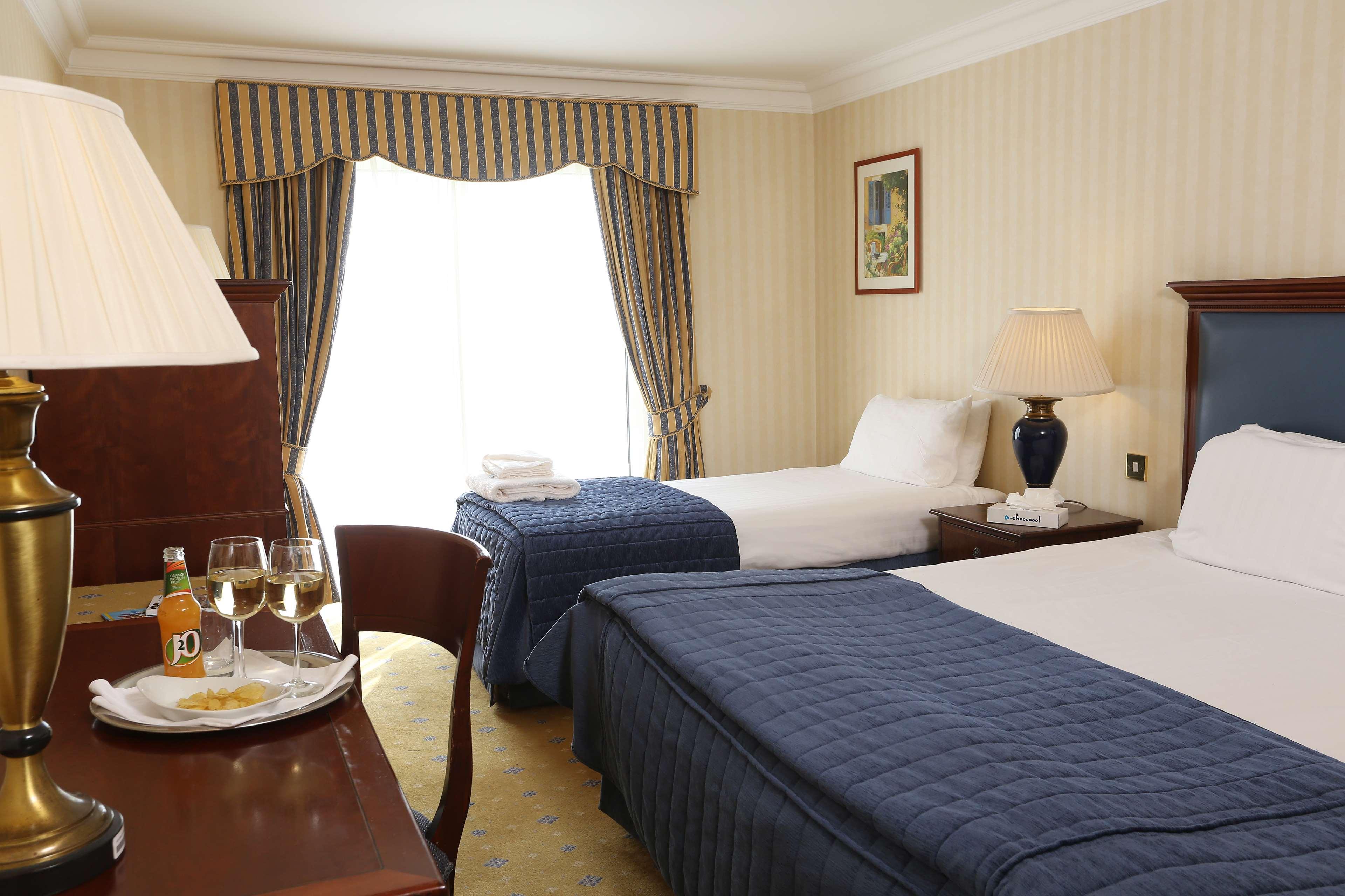 Windmill Village Hotel, Golf Club & Spa, BW Signature Collection Ковентрі Екстер'єр фото