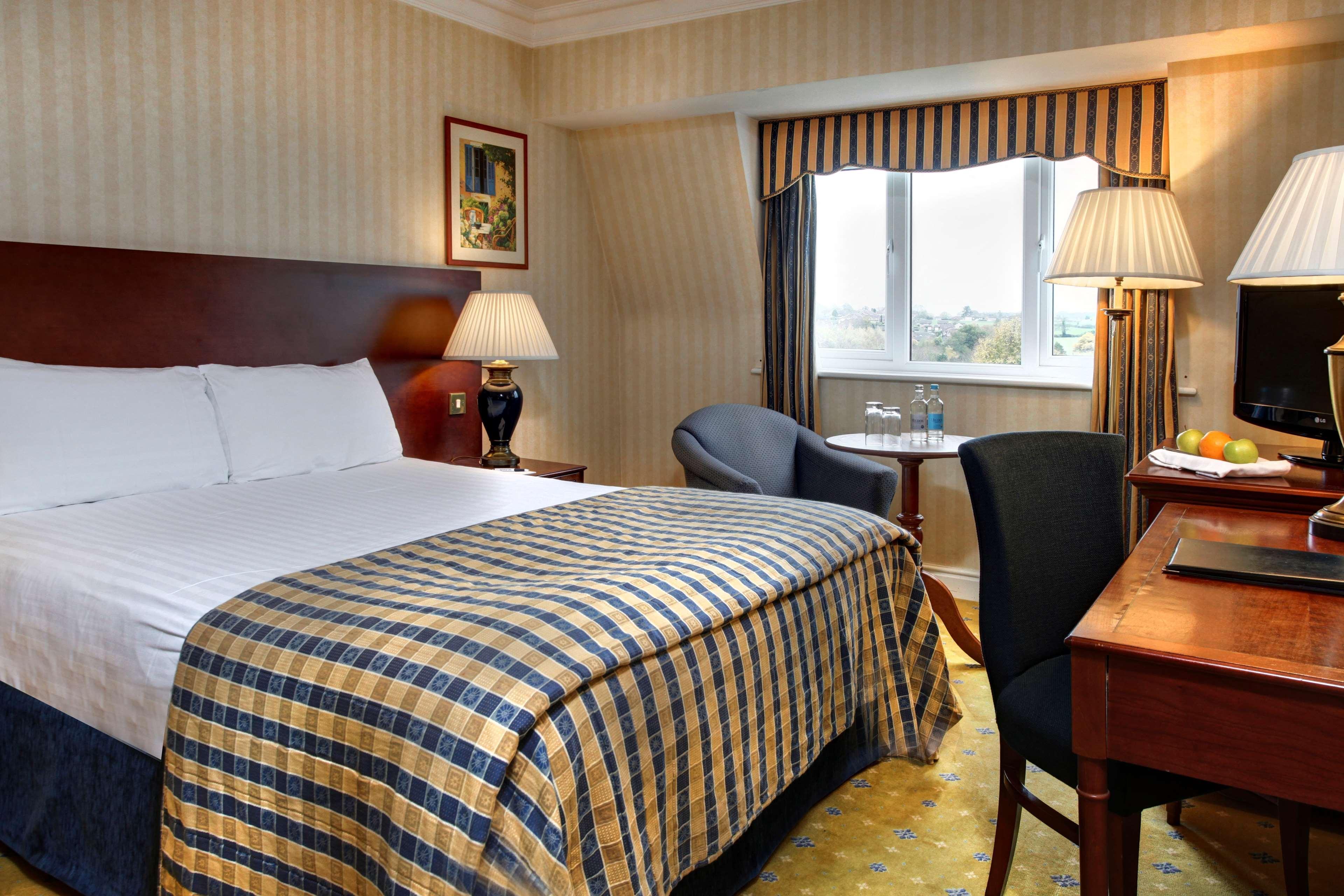 Windmill Village Hotel, Golf Club & Spa, BW Signature Collection Ковентрі Екстер'єр фото