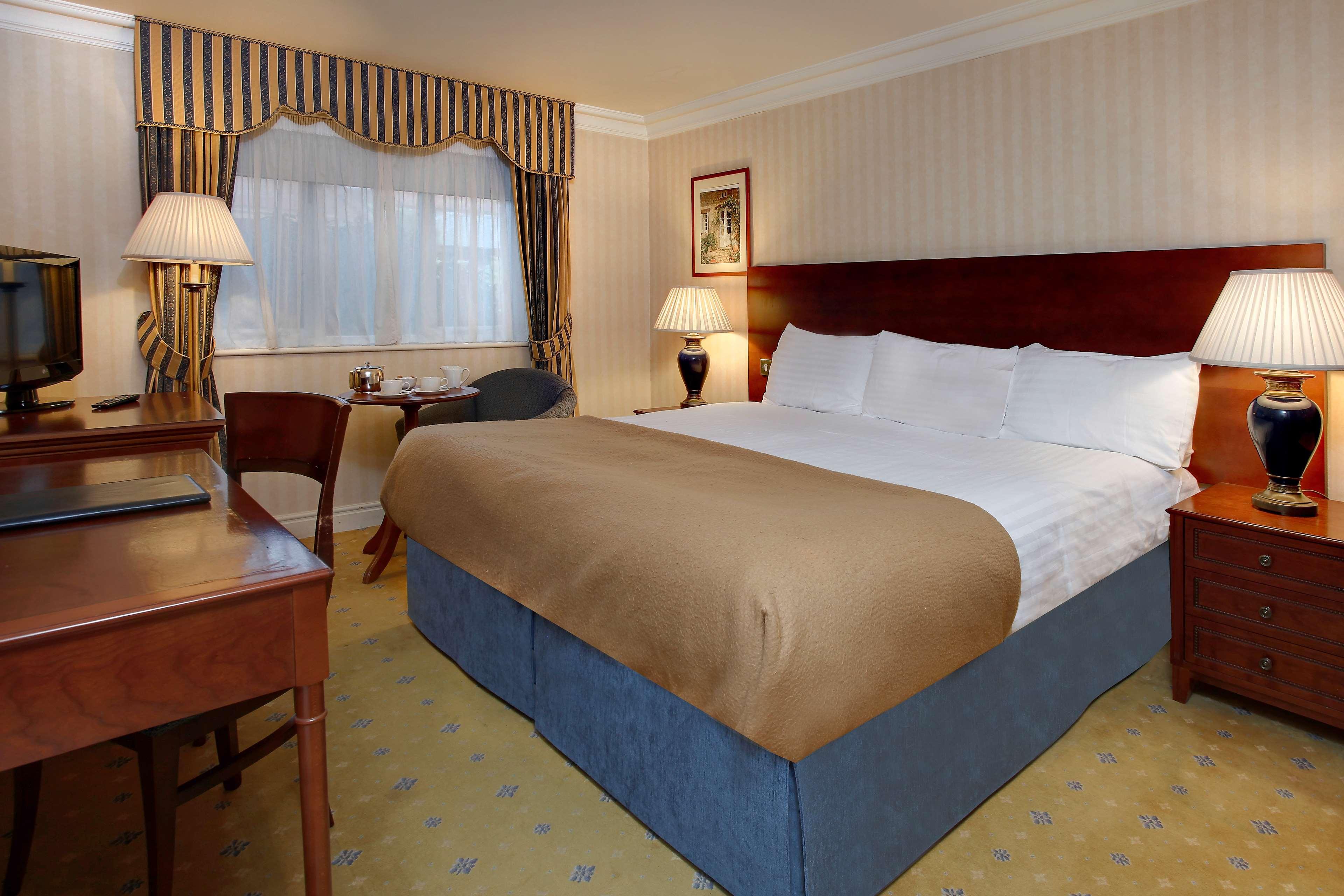 Windmill Village Hotel, Golf Club & Spa, BW Signature Collection Ковентрі Екстер'єр фото